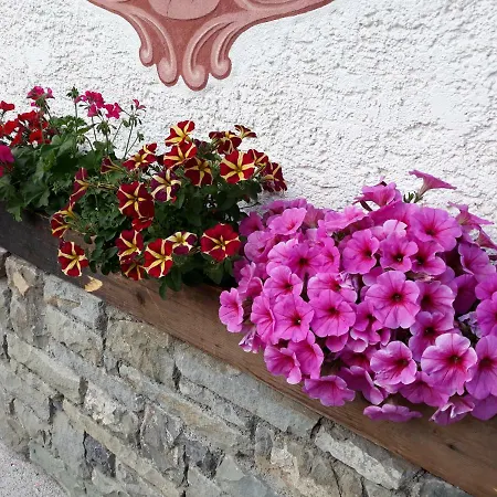 Schlossar Haus *