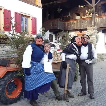 Schlossar Haus *